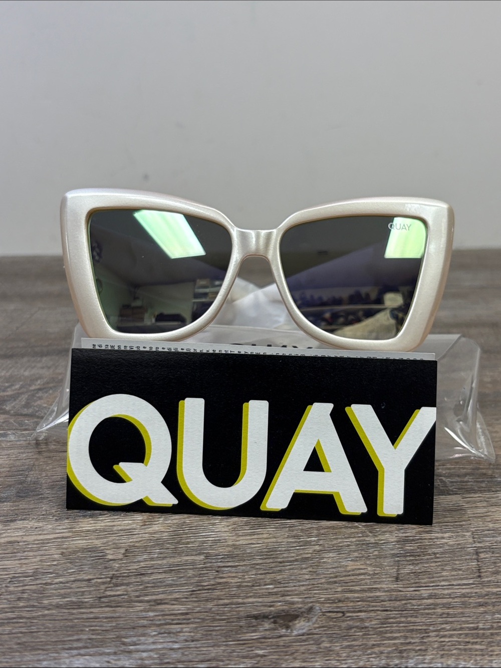 QUAY Chain Reaction 1212 Oversized Sunglasses Pearl Ivory Rose Gold NEW